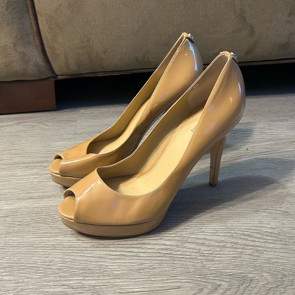 Michael Kors Nude Patent Leather Open Toe Platform Pumps size 8 1/2